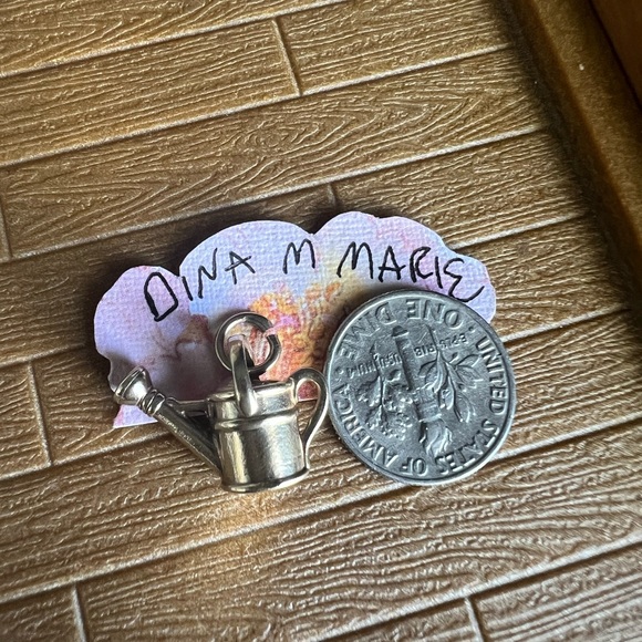 James Avery Retired 3d 14kt yellow Gold Watering Can Charm! - Picture 5 of 5